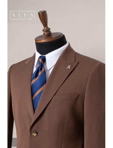 Klasik ve Modernin Buluşması: Kahverengi Slim Fit Takım Elbise