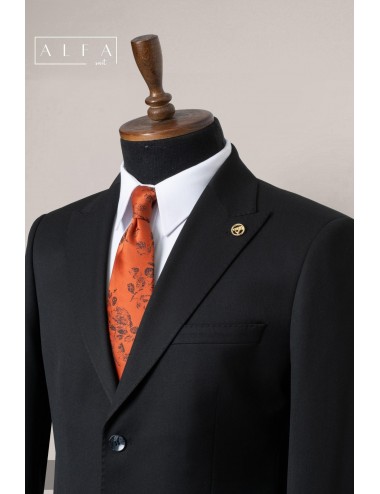 Klasik ve Modernin Buluşması: Siyah Slim Fit Takım Elbise