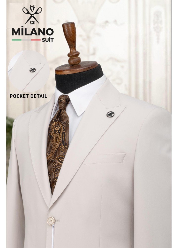 Krem Sivri Yaka Klasik Kapak Cepli Takım Elbise – Zarif ve Doğal Şıklık