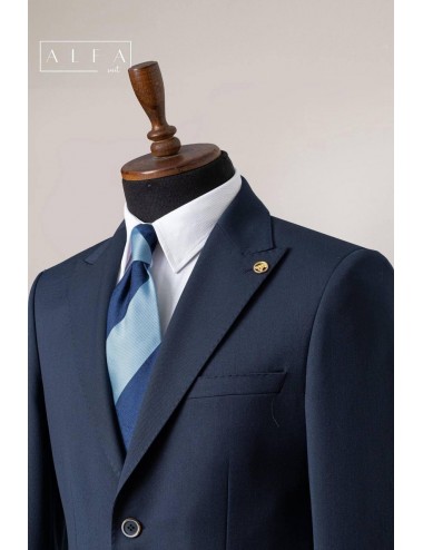 Lacivert Sivri Yaka Üç Cepli Spor Takım Elbise – Dinamik ve Şık